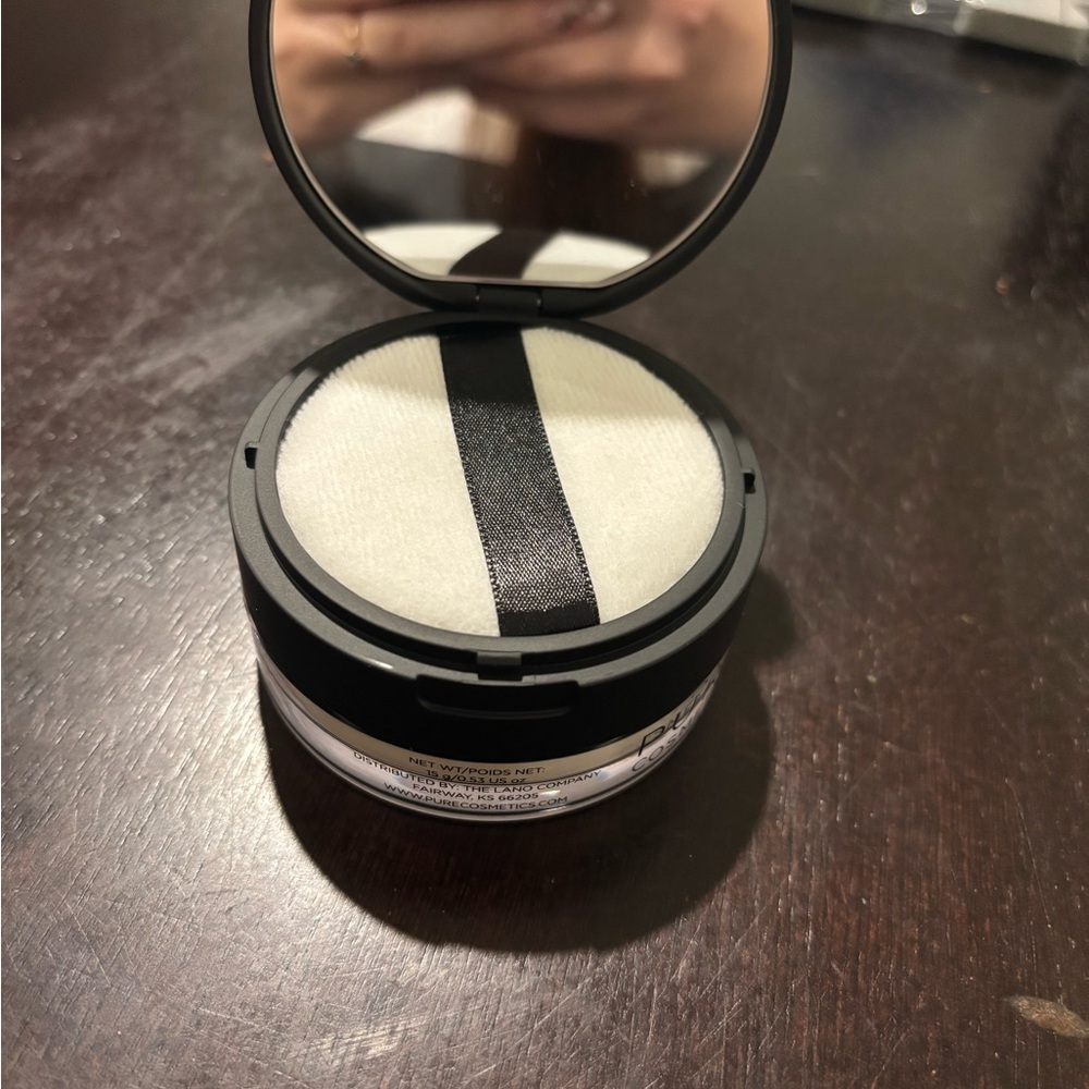 Makeup Powder - Picture 4 of 8